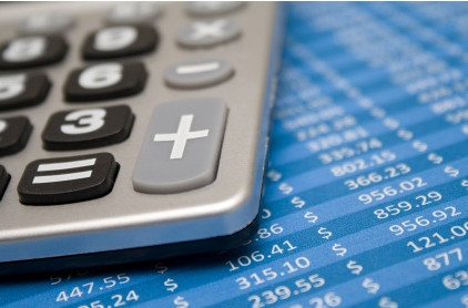 Calculating financial data